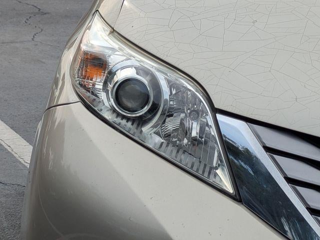 2017 Toyota Sienna XLE Premium 8 Passenger