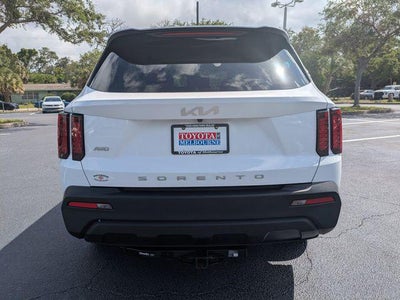 2022 Kia Sorento LX