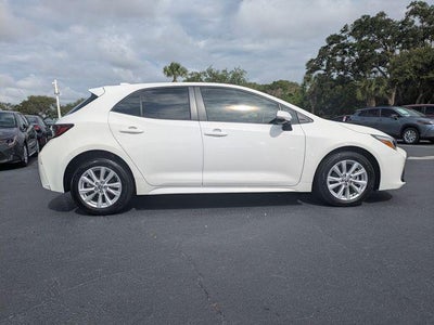 2025 Toyota Corolla Hatchback SE