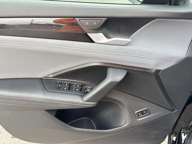 2025 Volkswagen Tiguan 2.0T SE R-Line Black