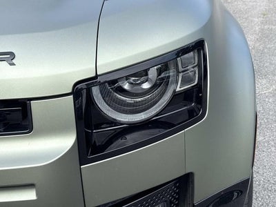 2025 Land Rover Defender 130 X-Dynamic SE