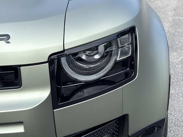 2025 Land Rover Defender 130 X-Dynamic SE