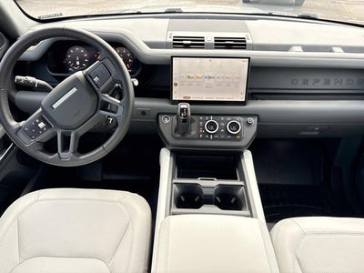 2025 Land Rover Defender 130 X-Dynamic SE