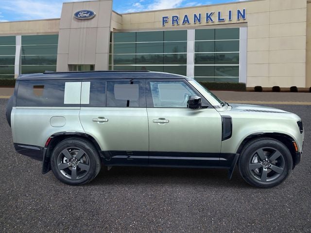 2025 Land Rover Defender 130 X-Dynamic SE
