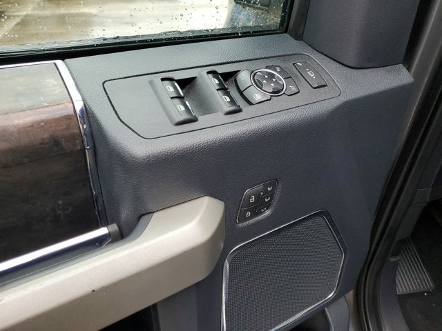 2022 Ford Super Duty F-350 DRW Lariat