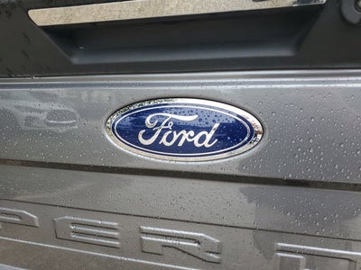 2022 Ford Super Duty F-350 DRW Lariat