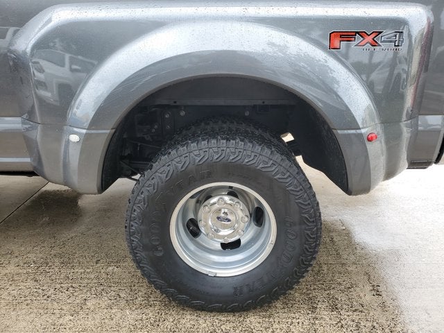 2022 Ford Super Duty F-350 DRW Lariat