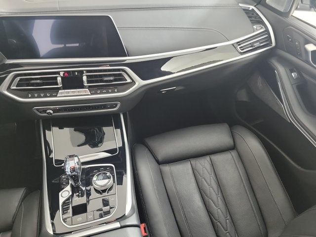 2021 BMW X7 M50i