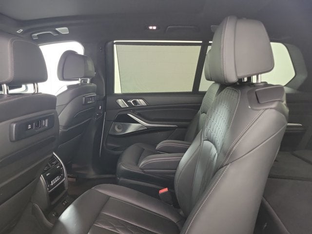 2021 BMW X7 M50i
