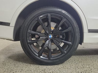 2021 BMW X7 M50i