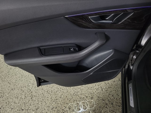 2023 Audi Q8 55 Premium Plus