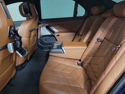 2023 BMW 7 Series 740i