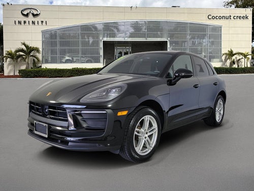 2025 Porsche Macan Base