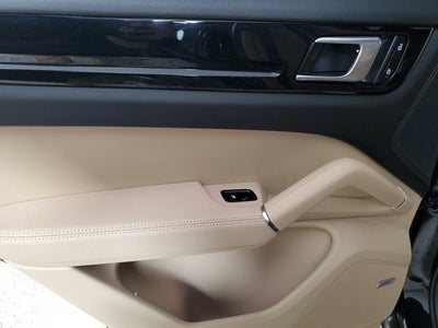 2022 Porsche Cayenne Base