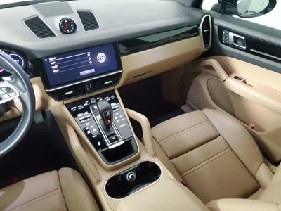 2022 Porsche Cayenne Base