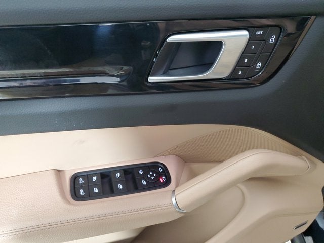 2022 Porsche Cayenne Base