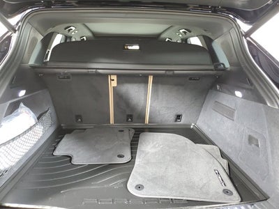 2022 Porsche Cayenne Base