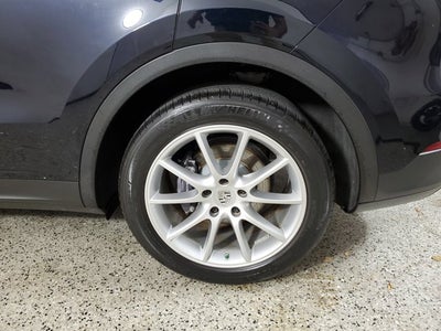 2022 Porsche Cayenne Base