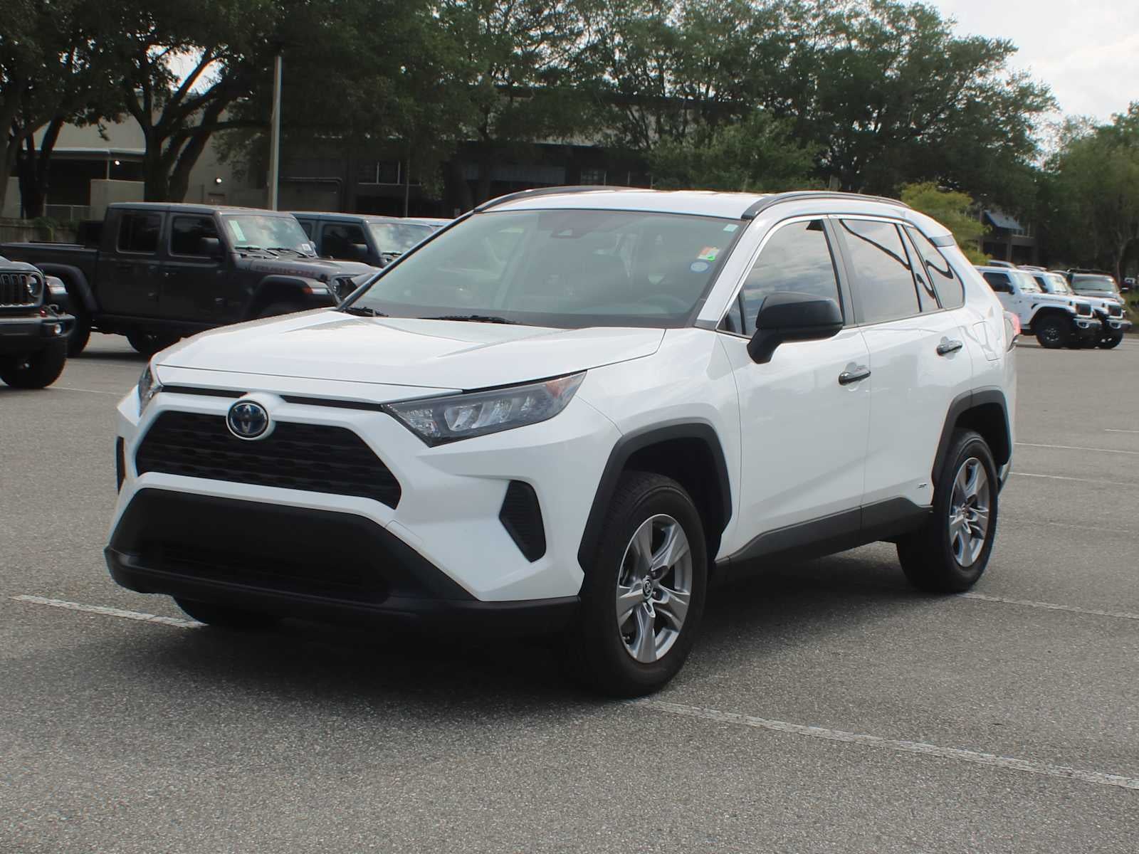 2022 Toyota RAV4 Hybrid LE