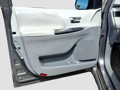 2011 Toyota Sienna SE
