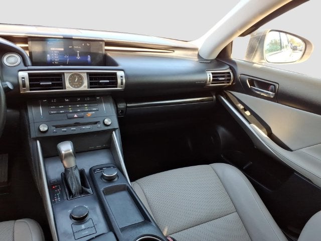 2016 Lexus IS 200t 200t