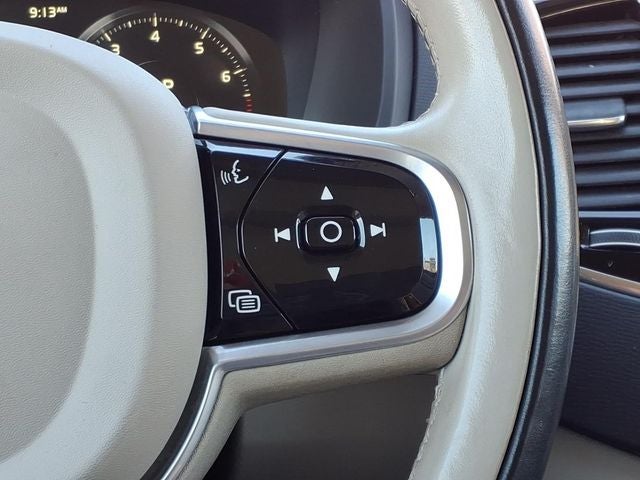 2022 Volvo XC90 Momentum