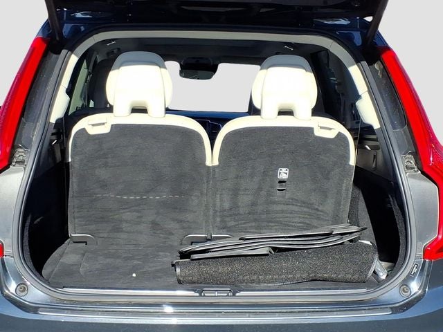 2022 Volvo XC90 Momentum