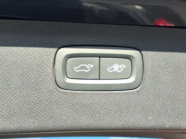 2022 Volvo XC90 Momentum