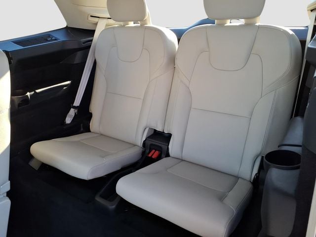 2022 Volvo XC90 Momentum