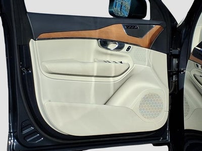 2022 Volvo XC90 Momentum