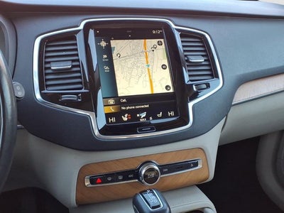 2022 Volvo XC90 Momentum