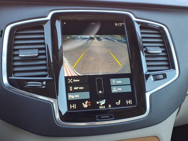 2022 Volvo XC90 Momentum