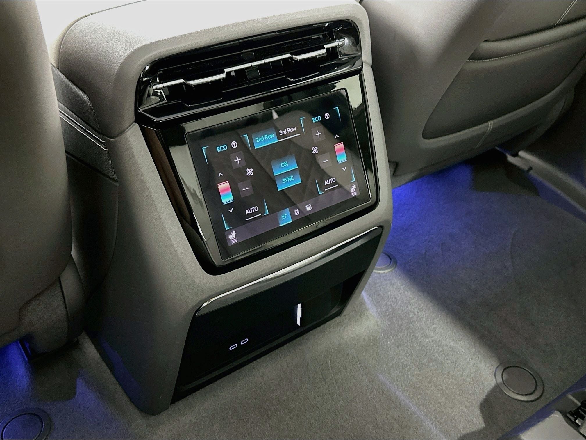 2025 Cadillac ESCALADE IQ Sport 1