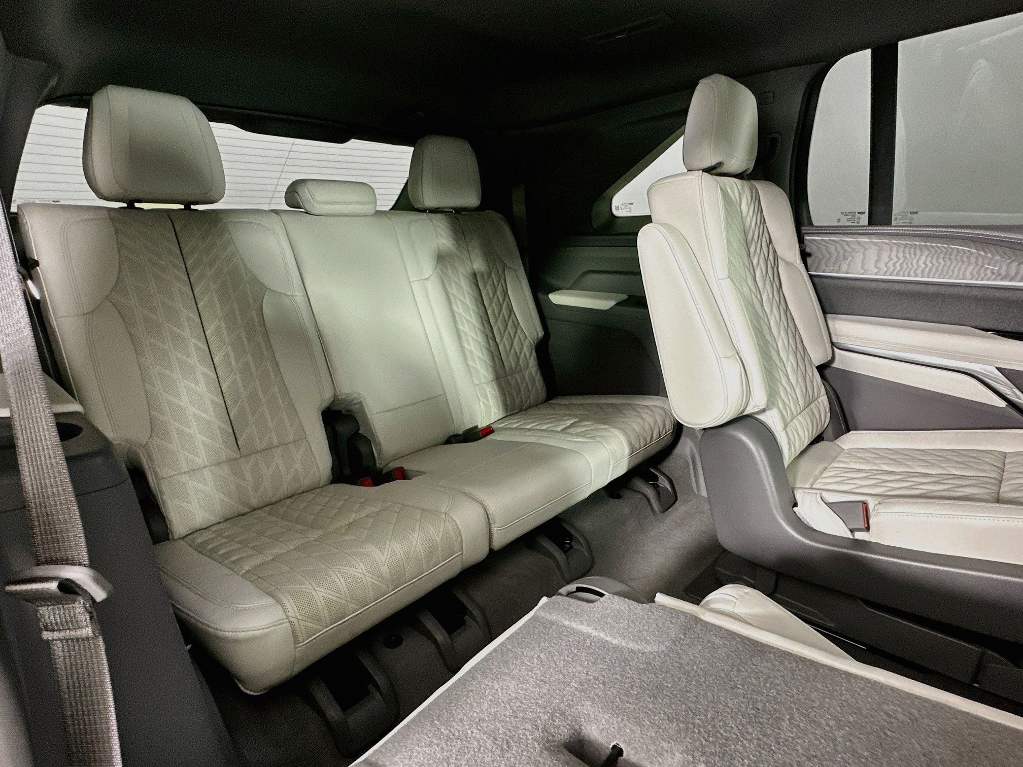 2025 Cadillac ESCALADE IQ Sport 1