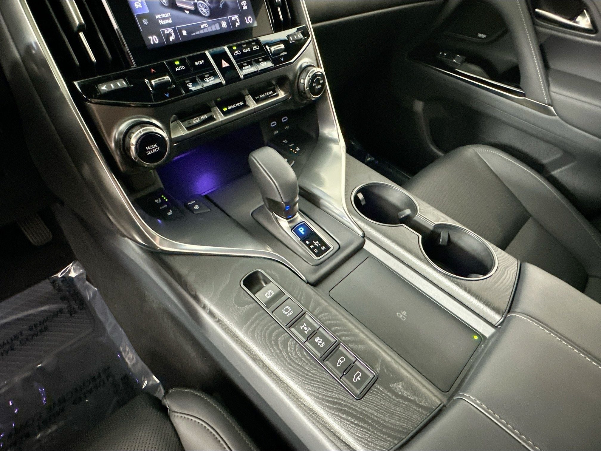 2025 Lexus LX 700h Overtrail