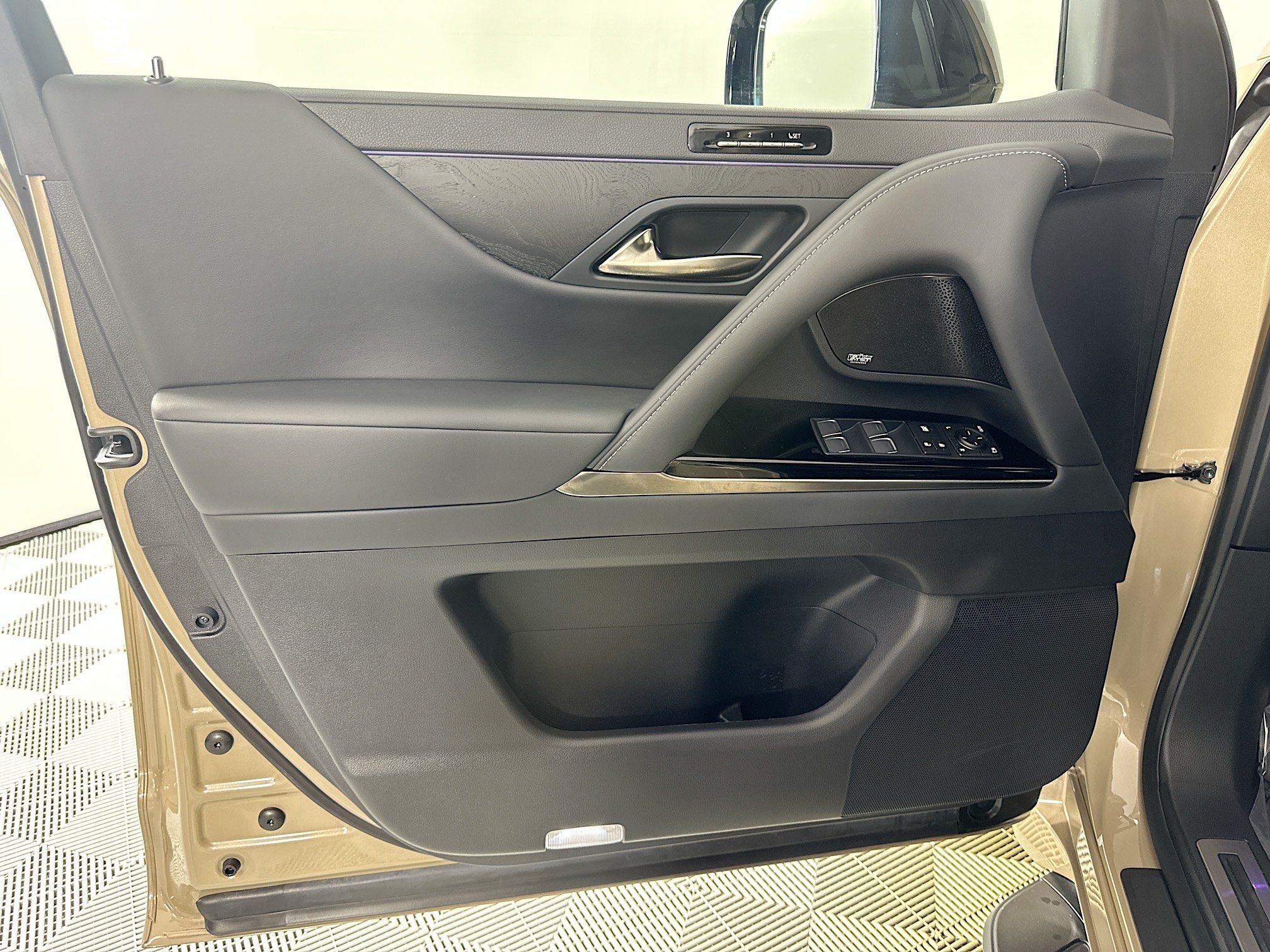 2025 Lexus LX 700h Overtrail