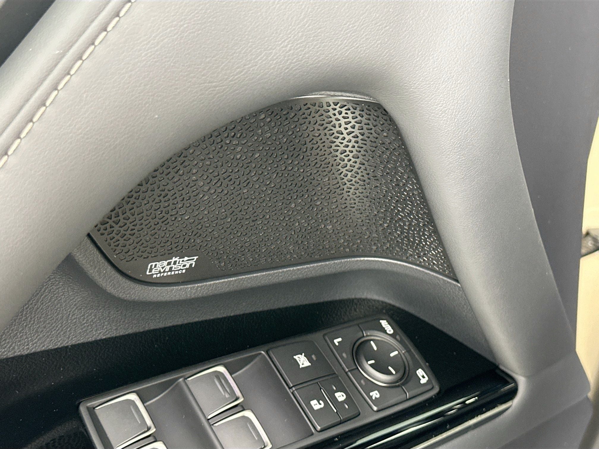 2025 Lexus LX 700h Overtrail