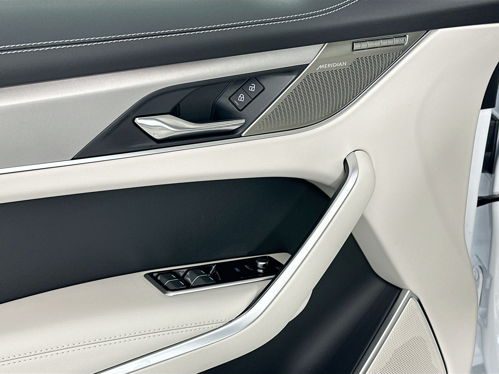 2026 Jaguar F-PACE P250 R-Dynamic S