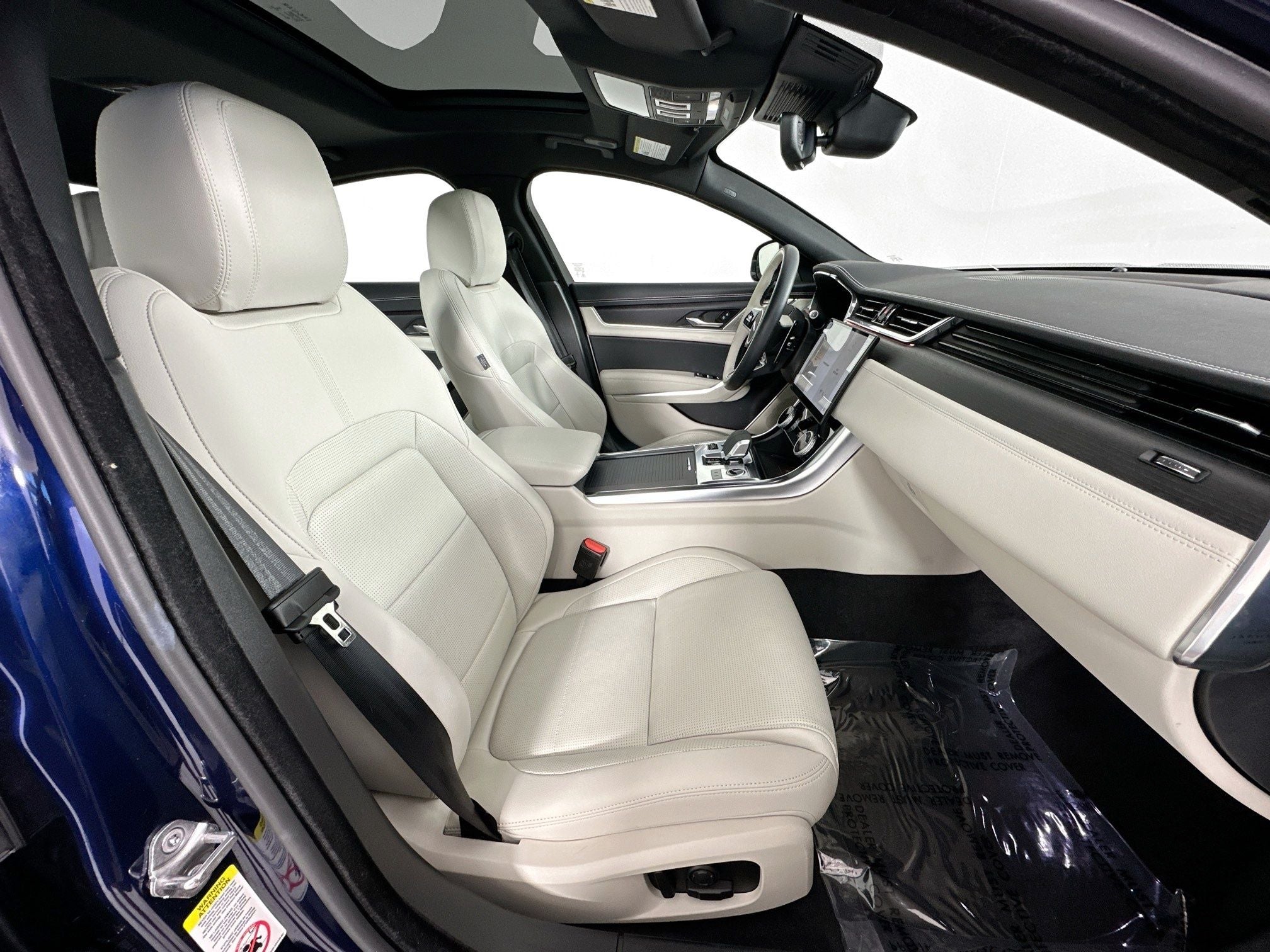 2024 Jaguar XF R-Dynamic SE