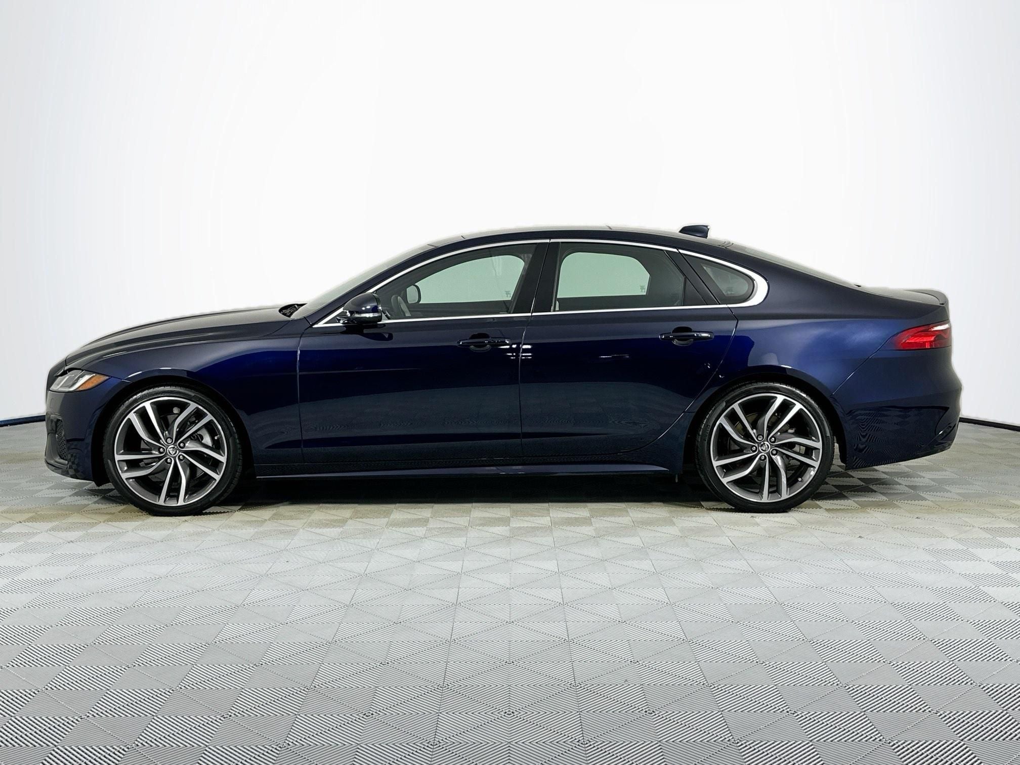 2024 Jaguar XF R-Dynamic SE
