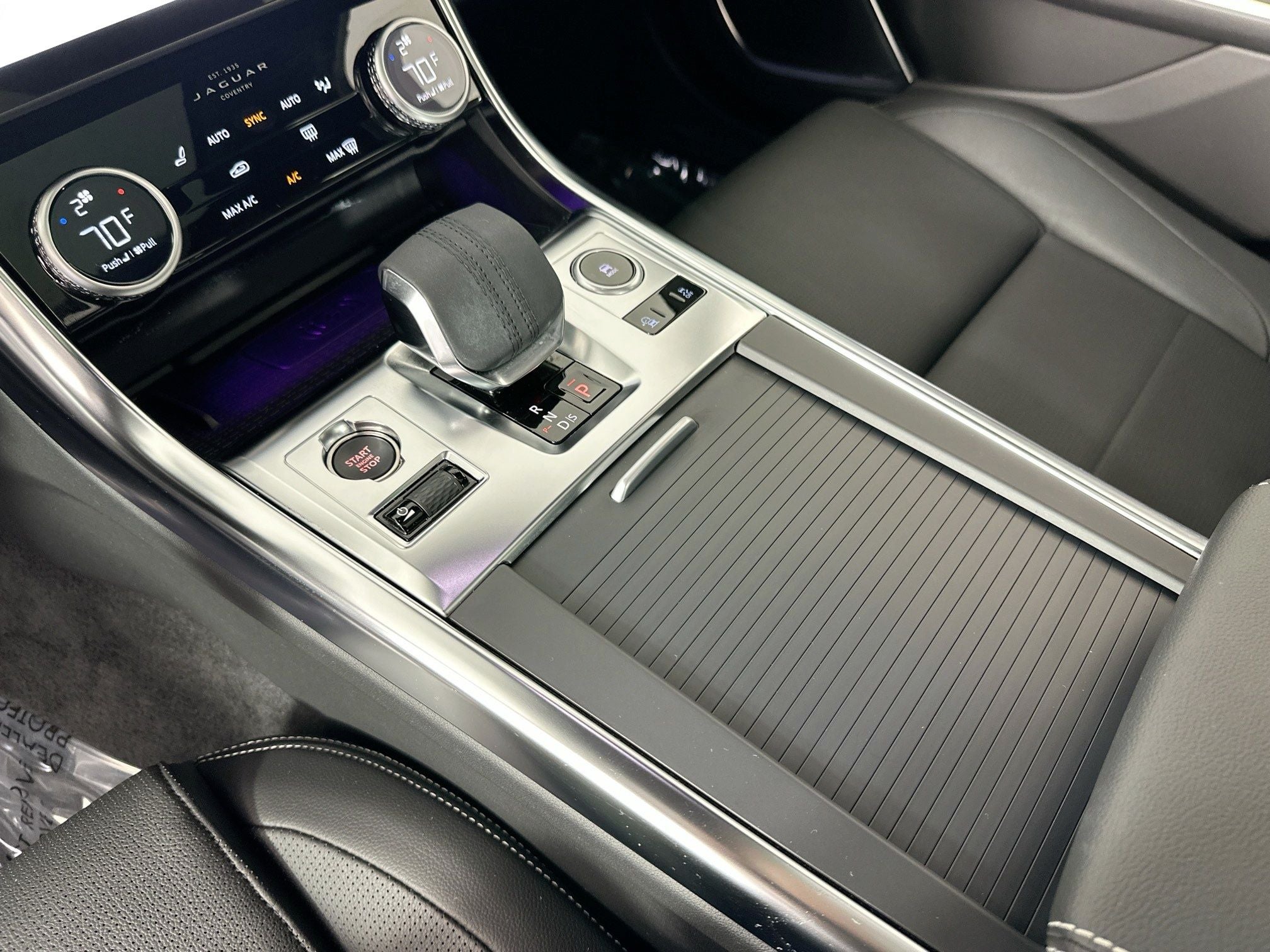 2024 Jaguar XF R-Dynamic SE