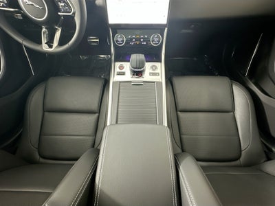 2024 Jaguar XF R-Dynamic SE