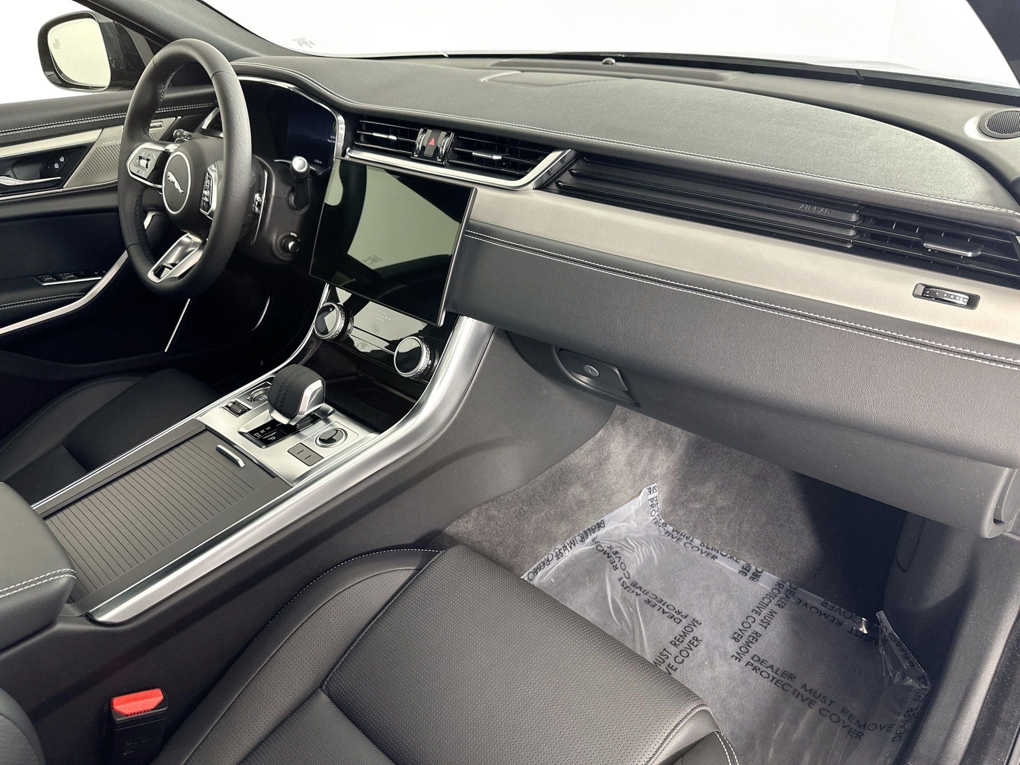 2024 Jaguar XF R-Dynamic SE