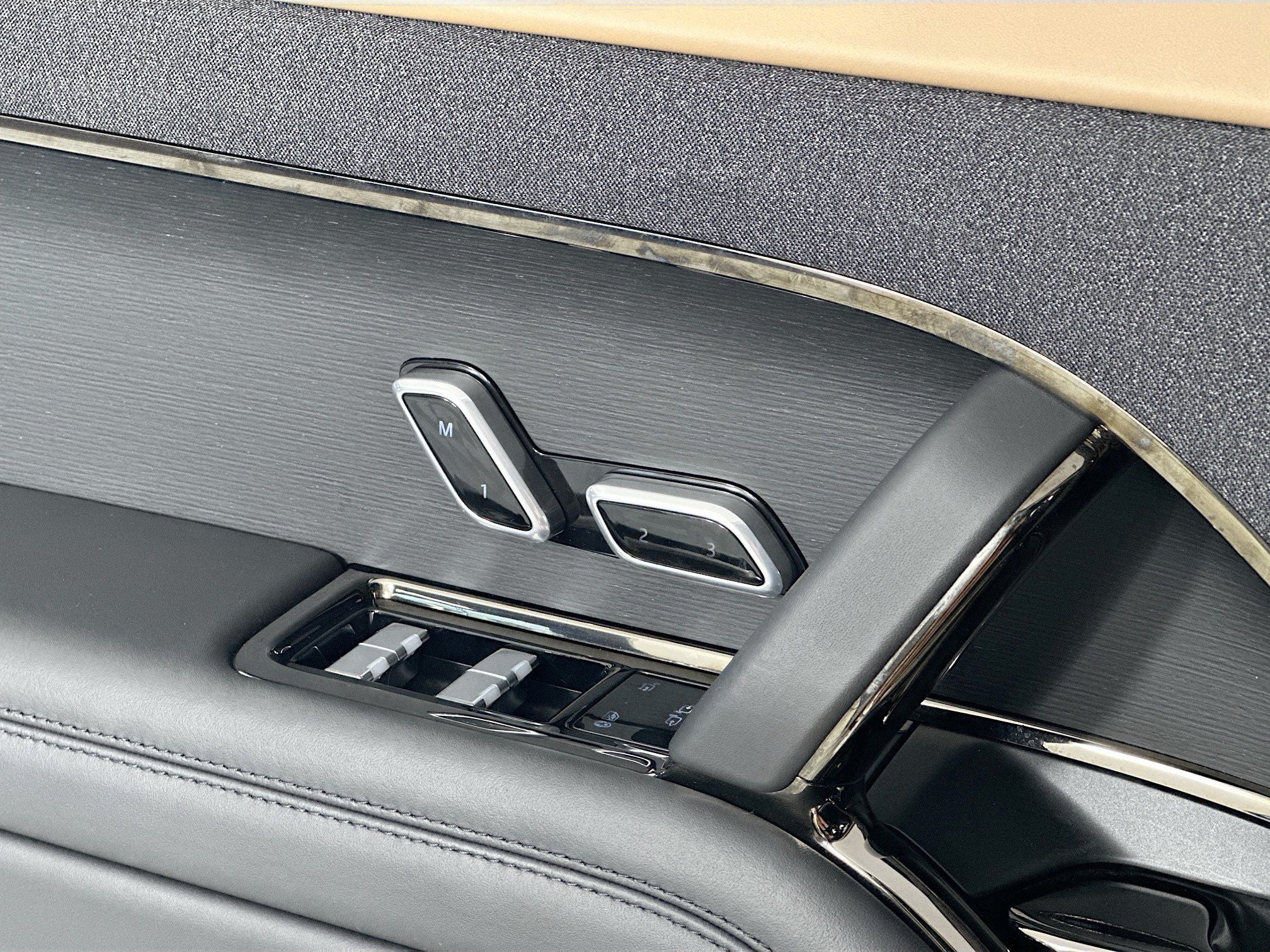 2025 Land Rover Range Rover Sport Plug-in Hybrid Autobiography