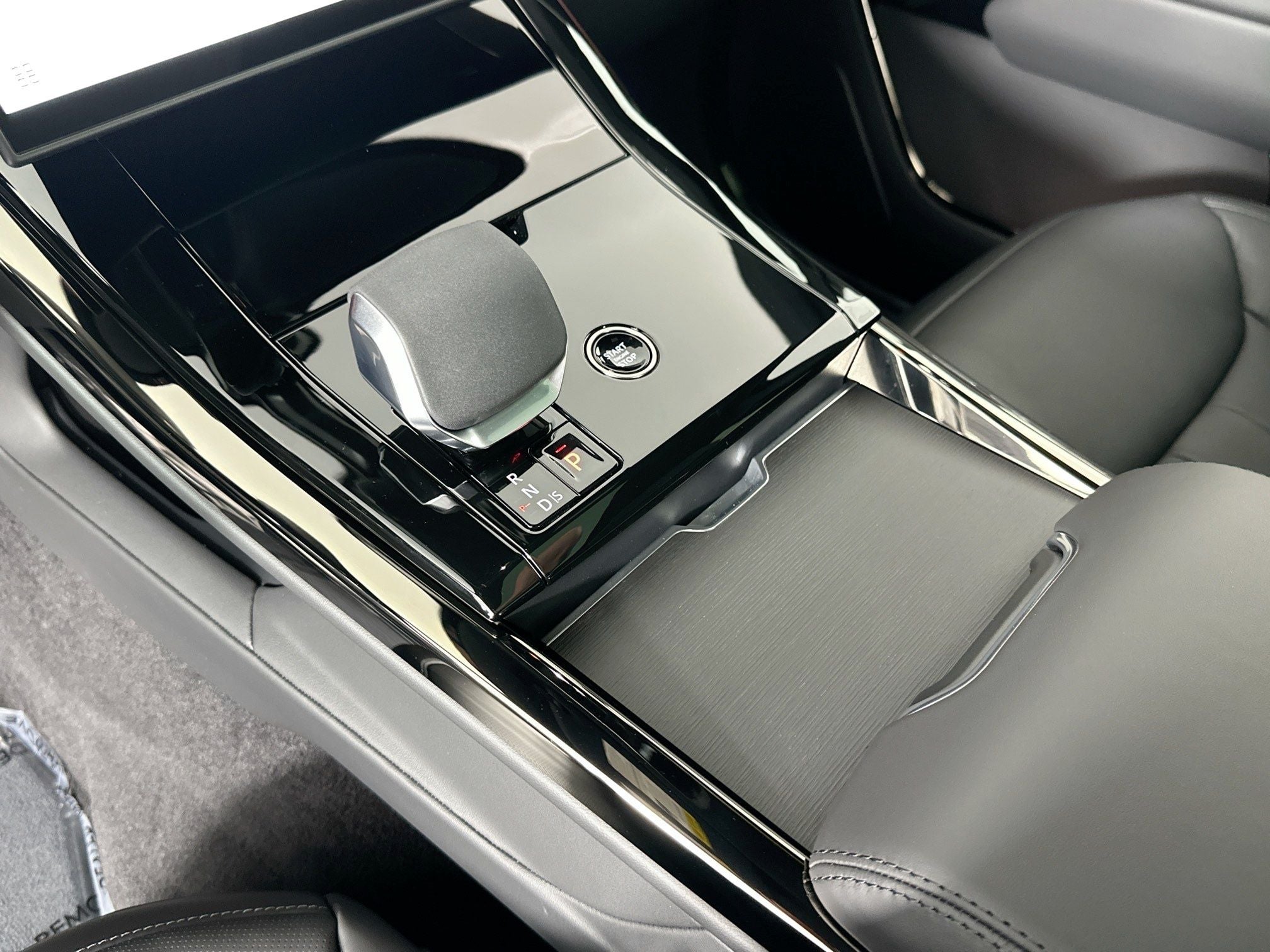 2025 Land Rover Range Rover Sport Dynamic SE