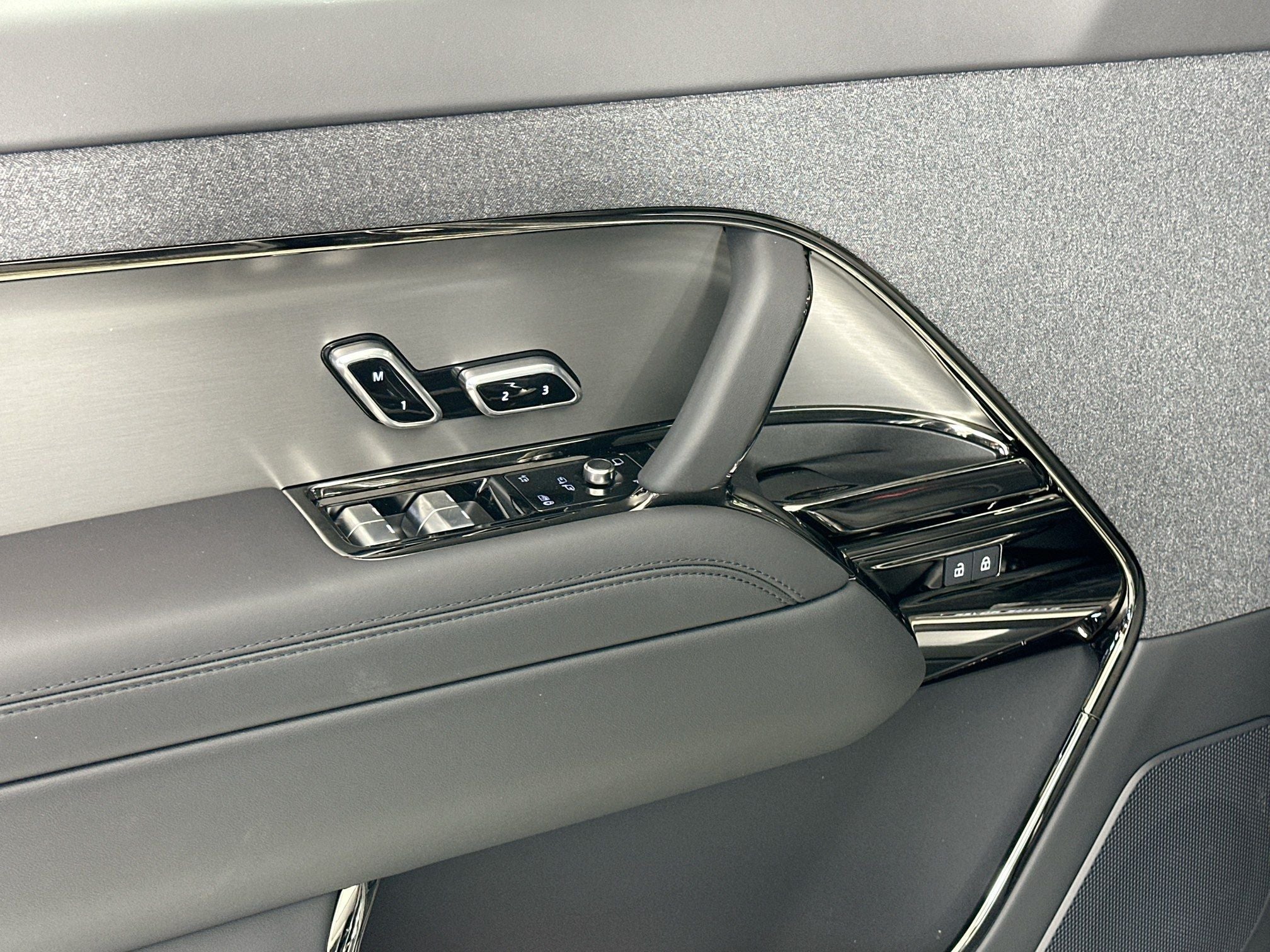 2026 Land Rover Range Rover Sport SE