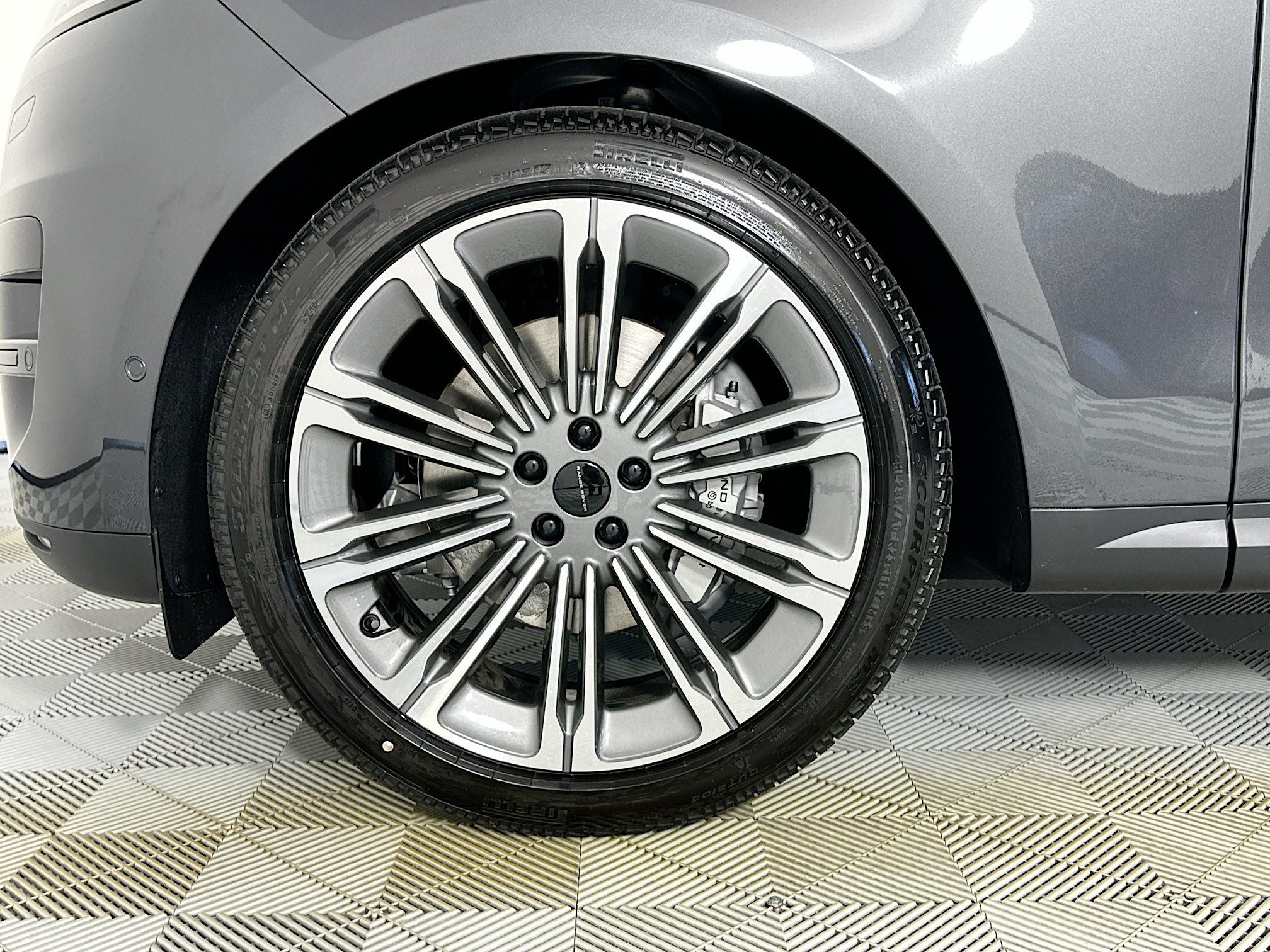 2026 Land Rover Range Rover Sport SE