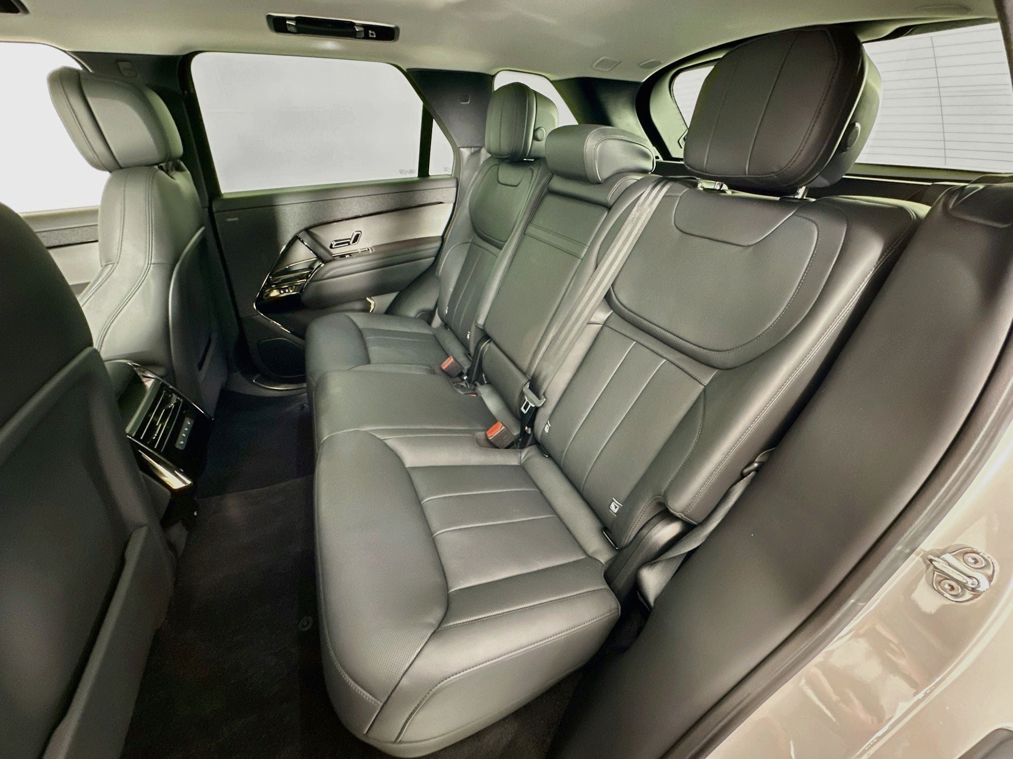 2024 Land Rover Range Rover Sport SE