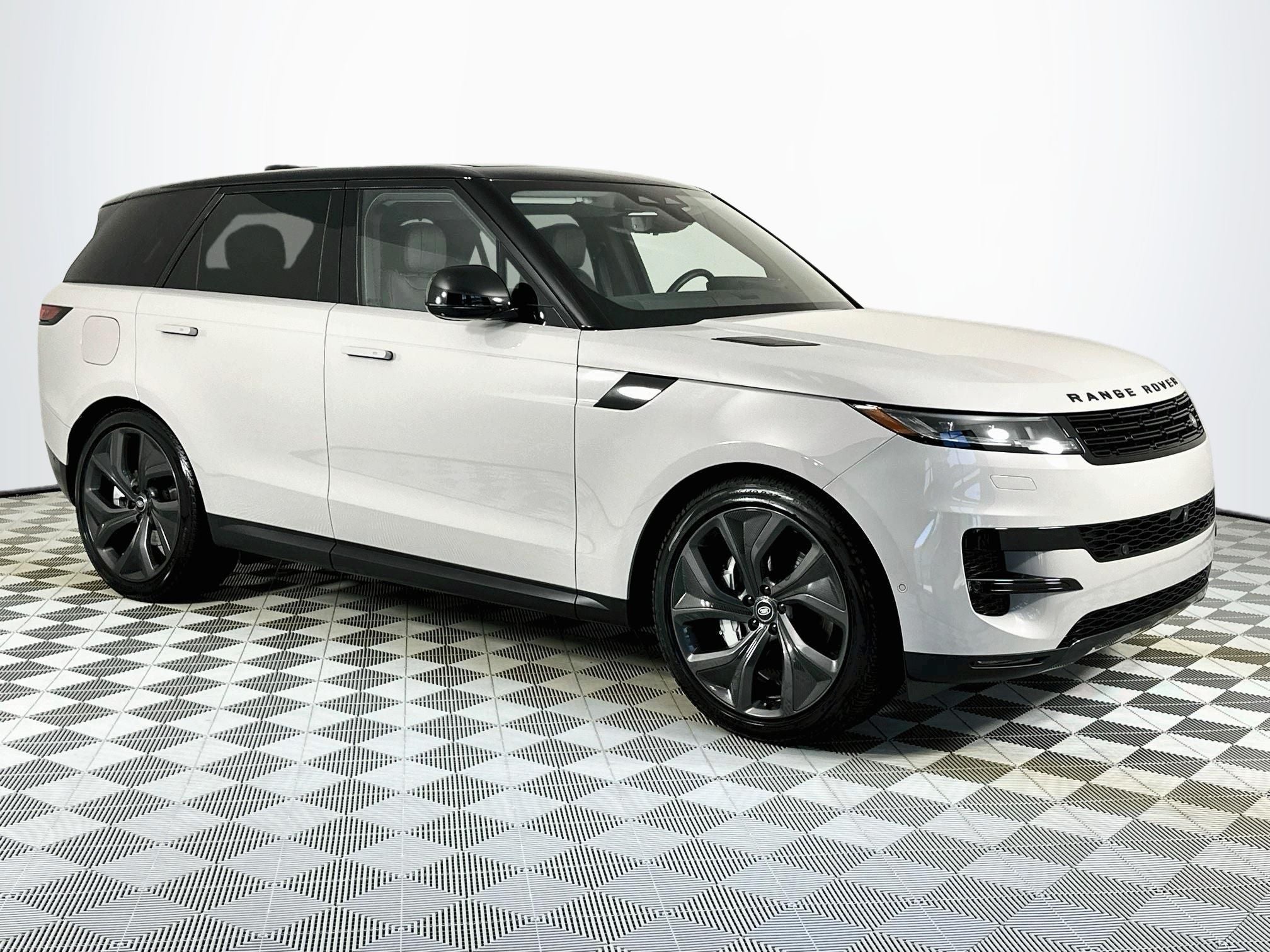 2024 Land Rover Range Rover Sport SE