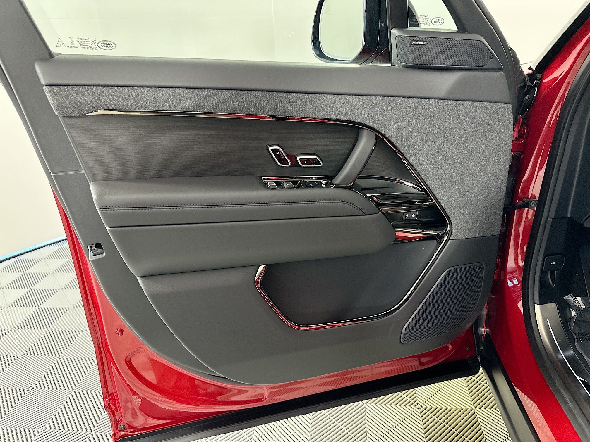 2026 Land Rover Range Rover Sport SE